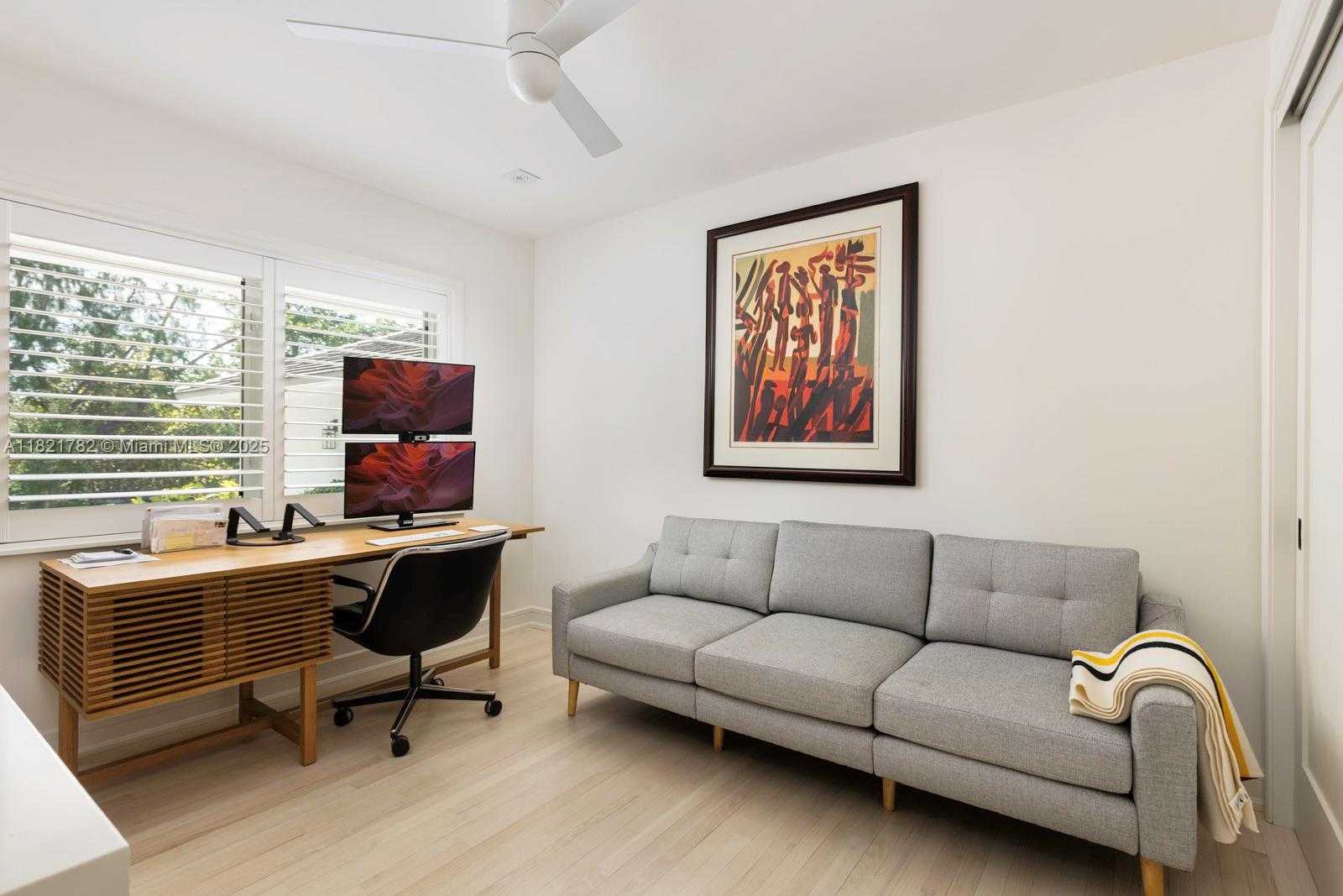 Small Image of 11100 PARADELA ST, Coral Gables Number 24