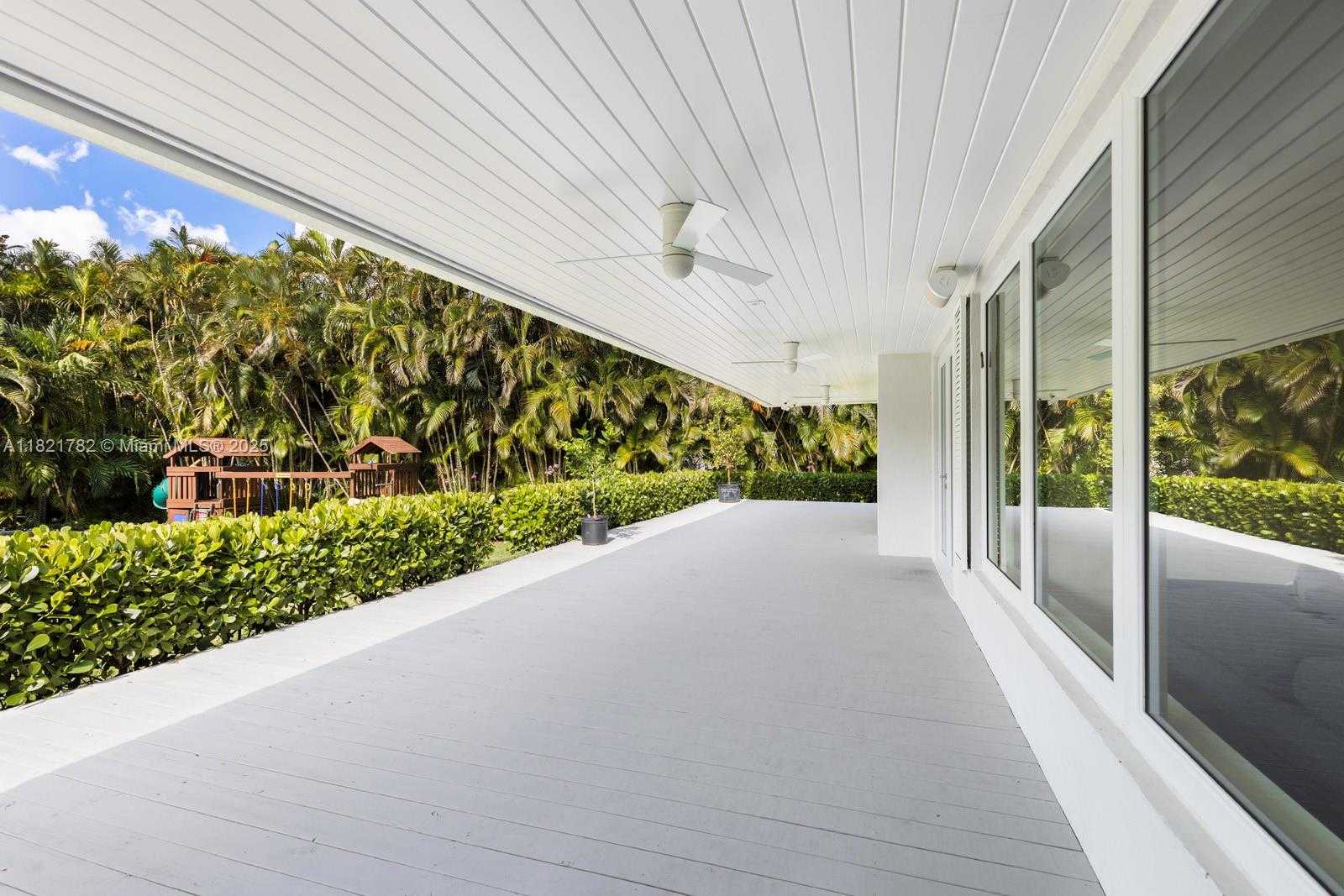 Small Image of 11100 PARADELA ST, Coral Gables Number 27