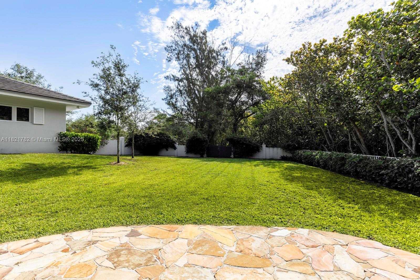 Small Image of 11100 PARADELA ST, Coral Gables Number 29
