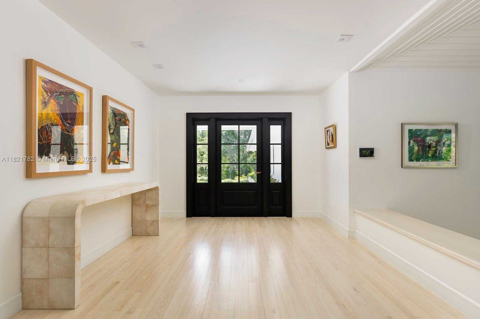 Small Image of 11100 PARADELA ST, Coral Gables Number 4