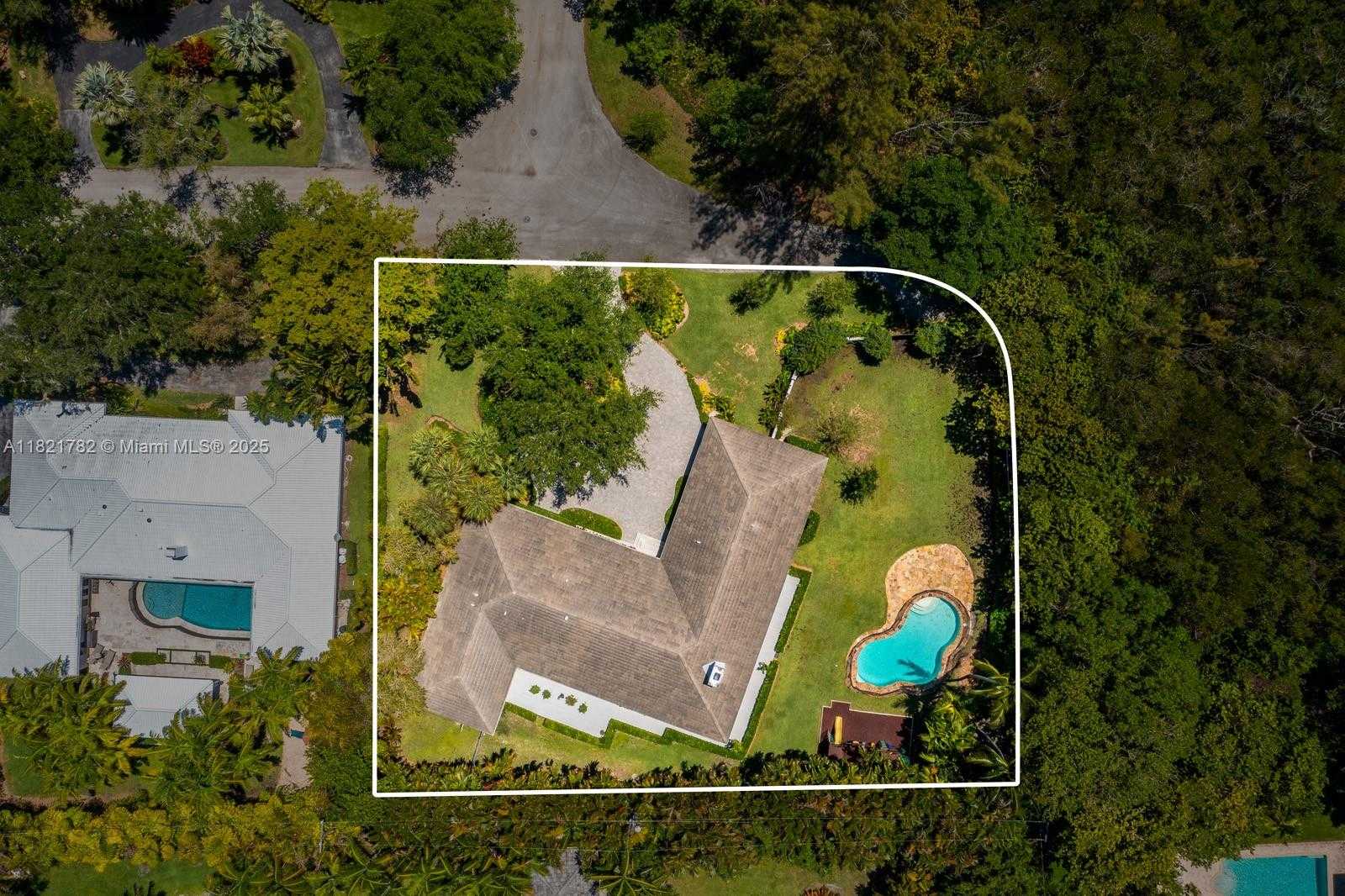 Small Image of 11100 PARADELA ST, Coral Gables Number 41