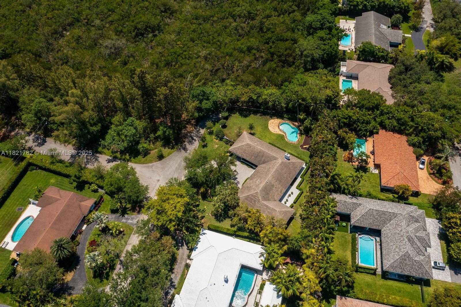 Small Image of 11100 PARADELA ST, Coral Gables Number 42