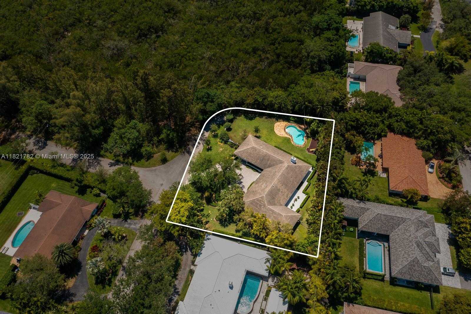 Small Image of 11100 PARADELA ST, Coral Gables Number 43