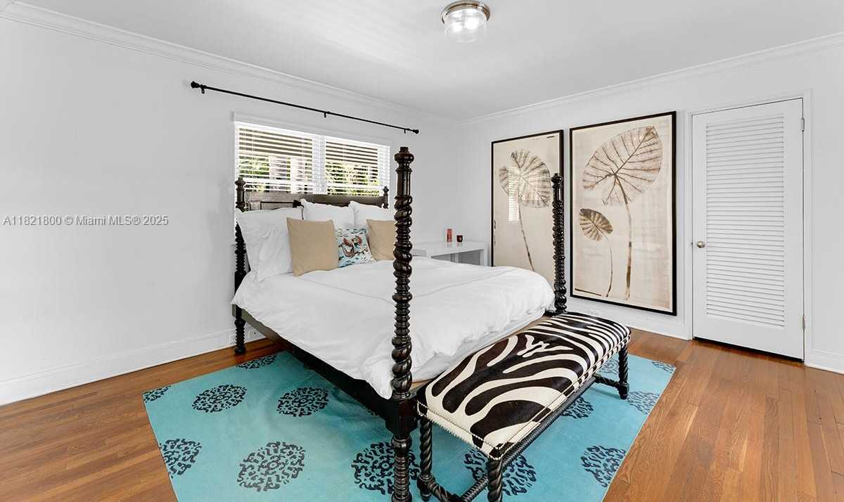 Small Image of 2500 LAKE AVE, Miami Beach Number 13