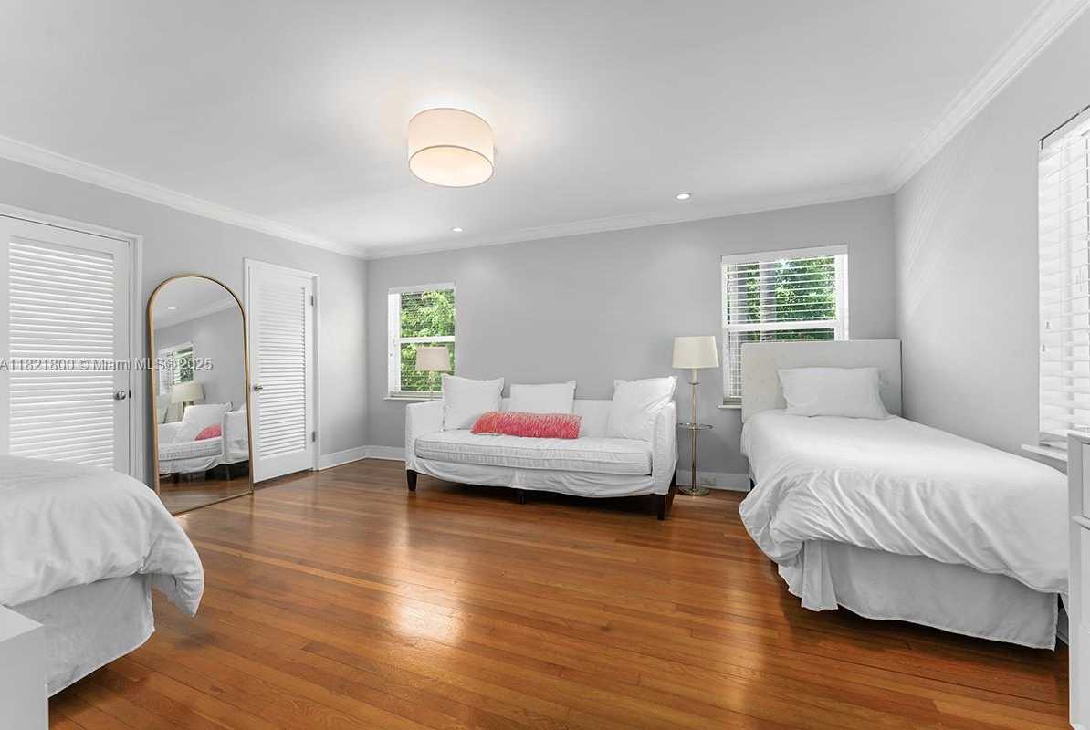 Small Image of 2500 LAKE AVE, Miami Beach Number 16