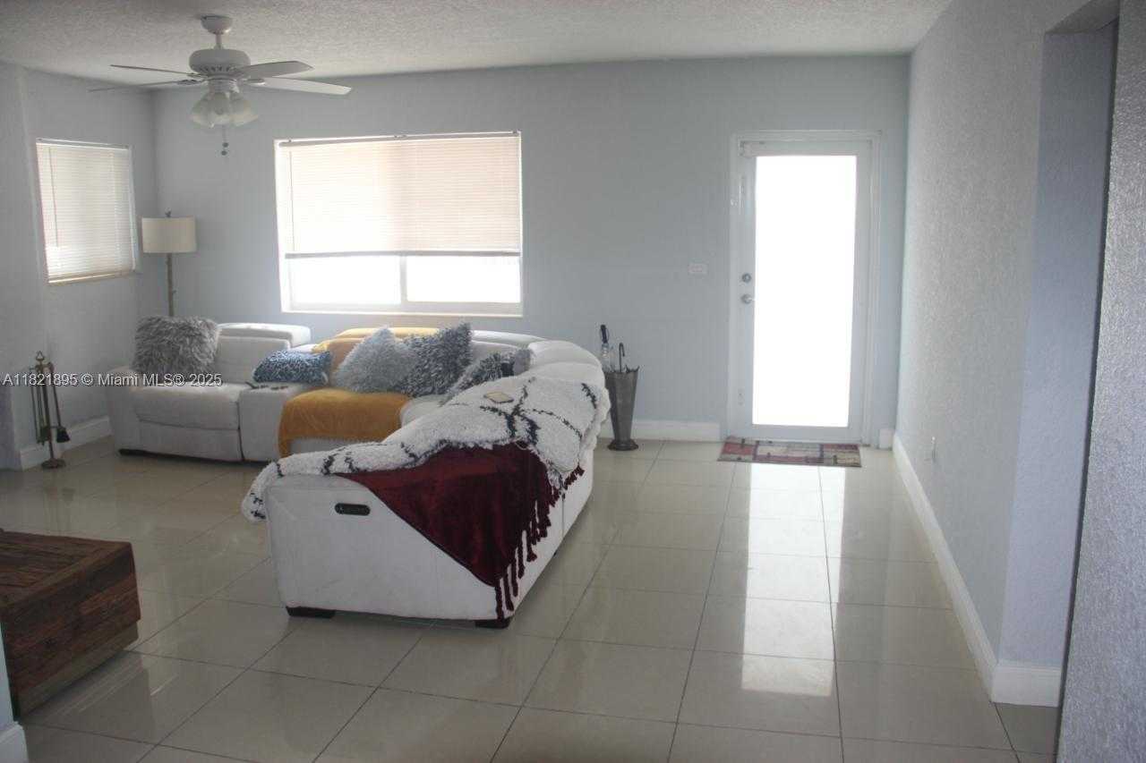 Small Image of 3430 NORTH WEST 16TH ST, Miami Number 10