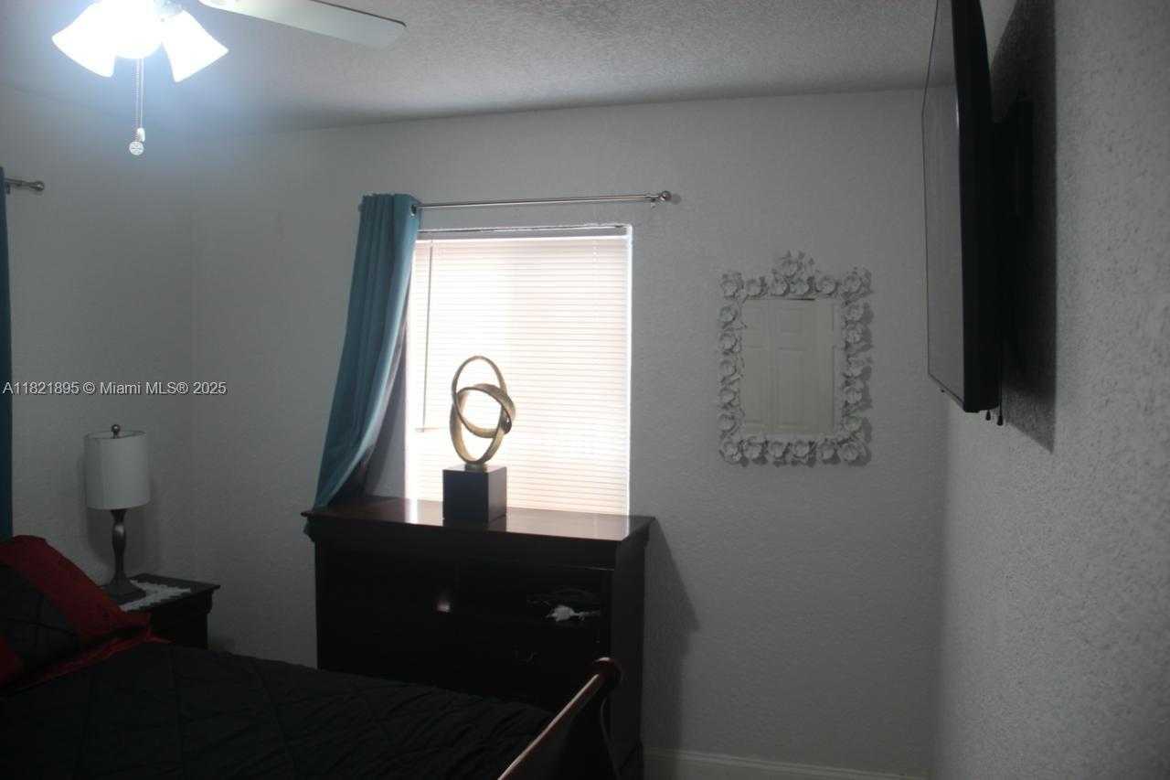 Small Image of 3430 NORTH WEST 16TH ST, Miami Number 13