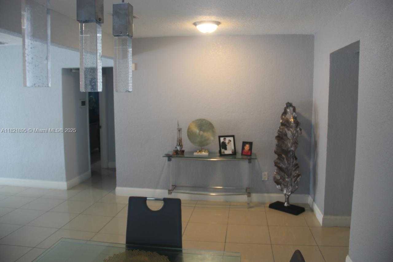 Small Image of 3430 NORTH WEST 16TH ST, Miami Number 5