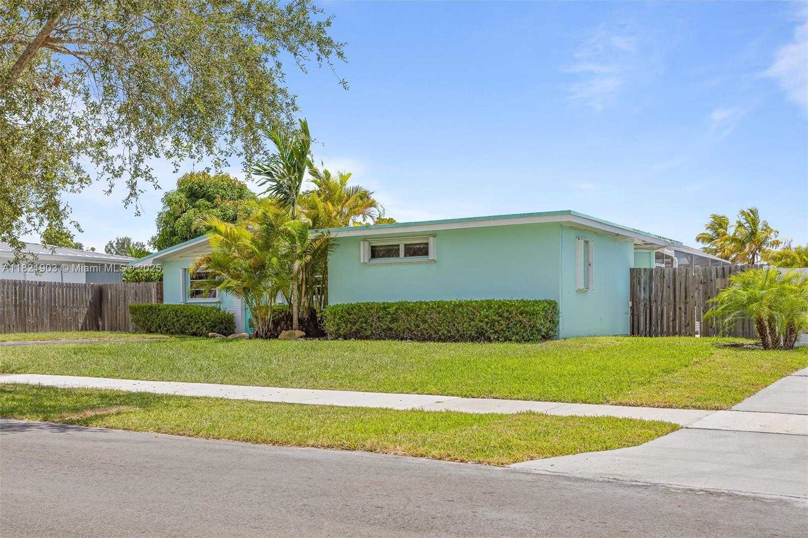 Small Image of 19825 SOUTH WEST 89TH AVE, Cutler Bay Number 32