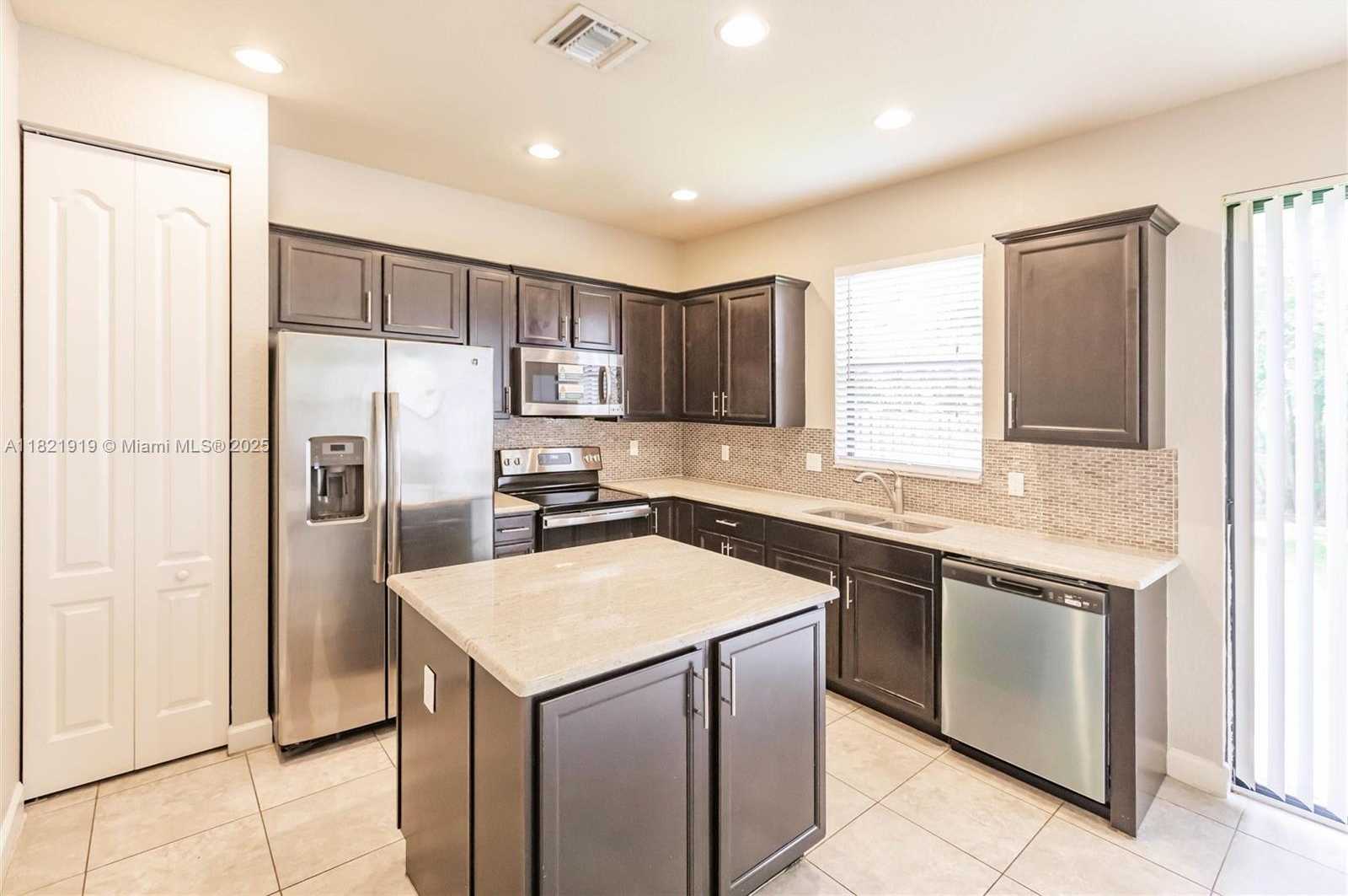 Small Image of 3809 ASPEN LEAF DR, Boynton Beach Number 14