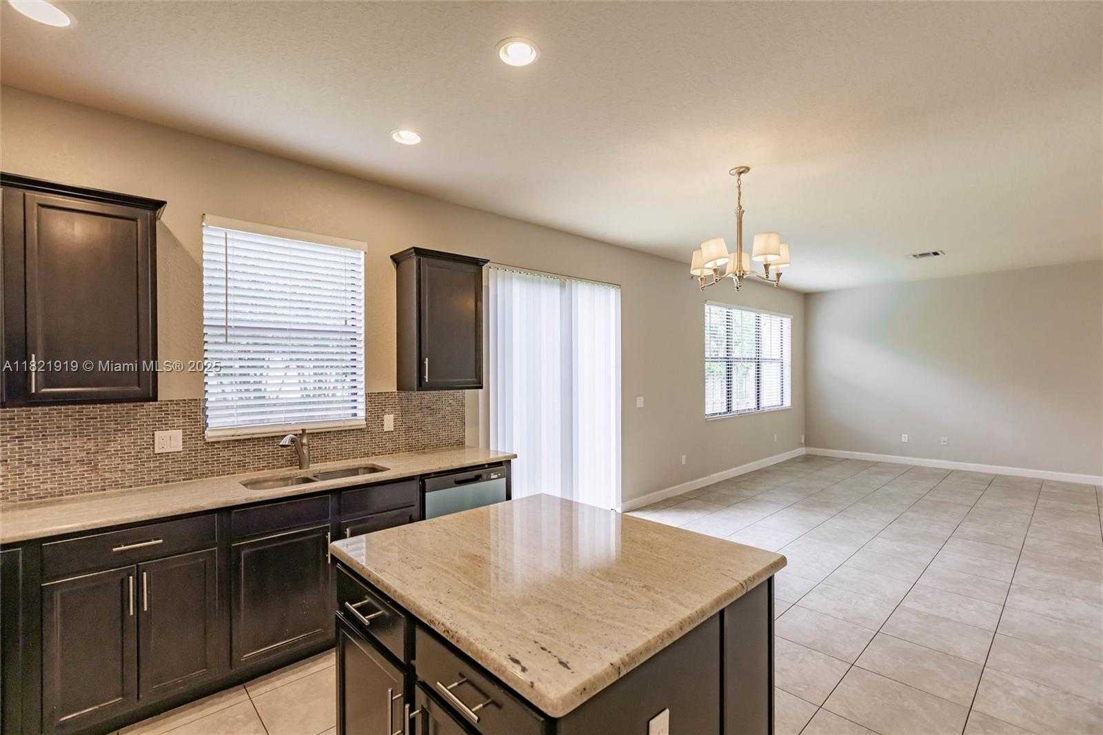 Small Image of 3809 ASPEN LEAF DR, Boynton Beach Number 15