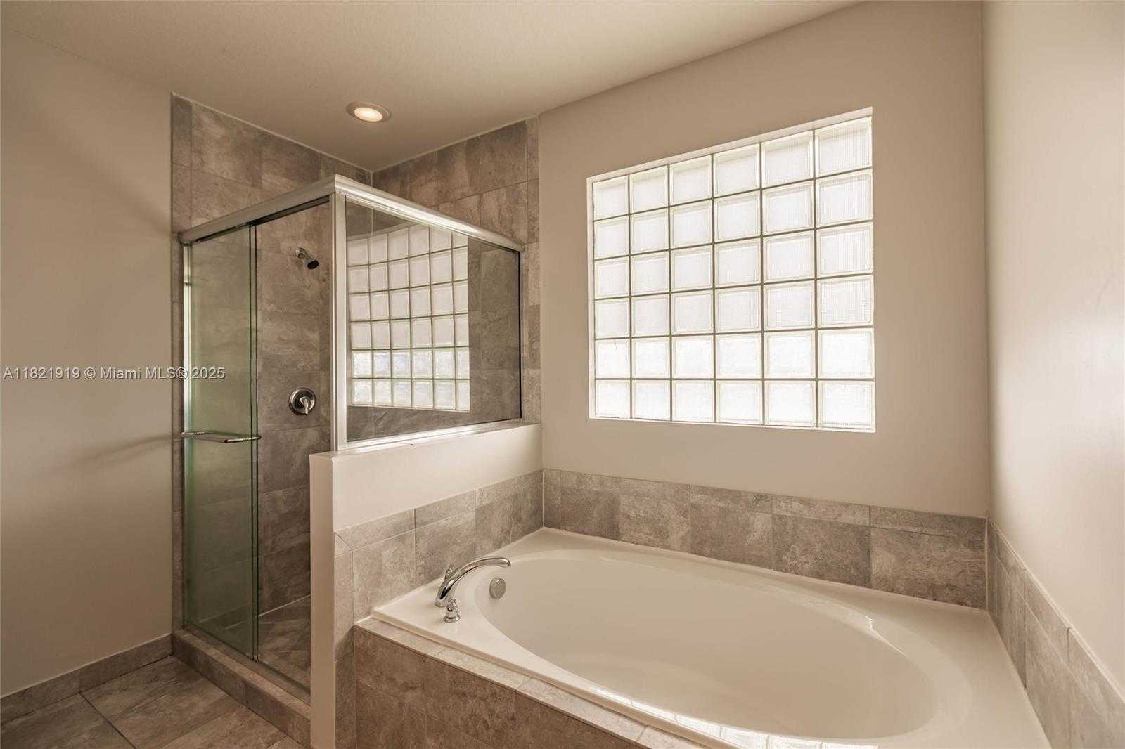 Small Image of 3809 ASPEN LEAF DR, Boynton Beach Number 26