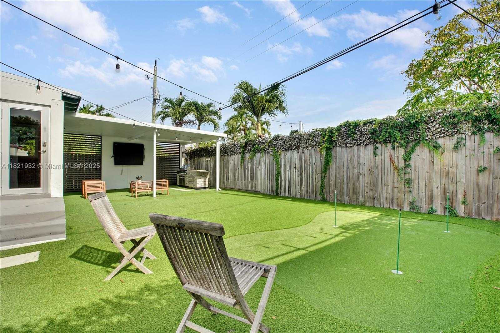 Small Image of 2305 SOUTH WEST 19TH TER, Miami Number 13