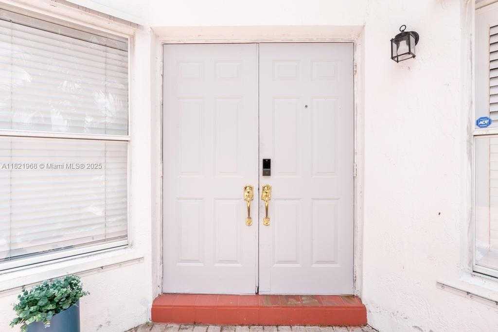 Small Image of 6987 CHARLOTTE CT, Margate Number 10