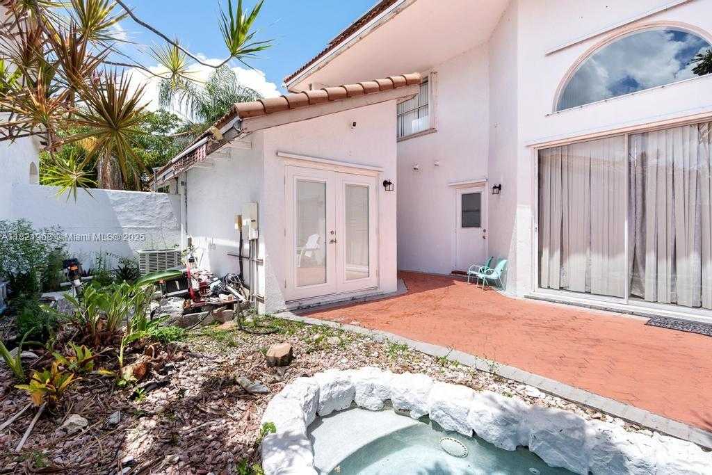 Small Image of 6987 CHARLOTTE CT, Margate Number 16