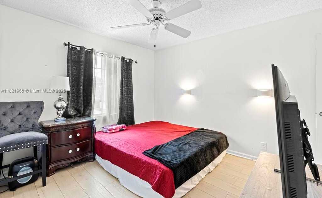 Small Image of 6987 CHARLOTTE CT, Margate Number 20