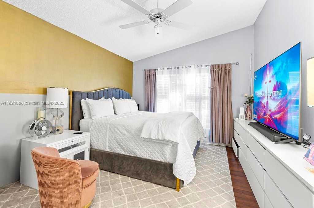 Small Image of 6987 CHARLOTTE CT, Margate Number 28