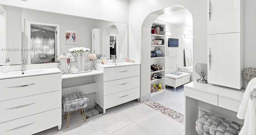 Small Image of 6987 CHARLOTTE CT, Margate Number 31