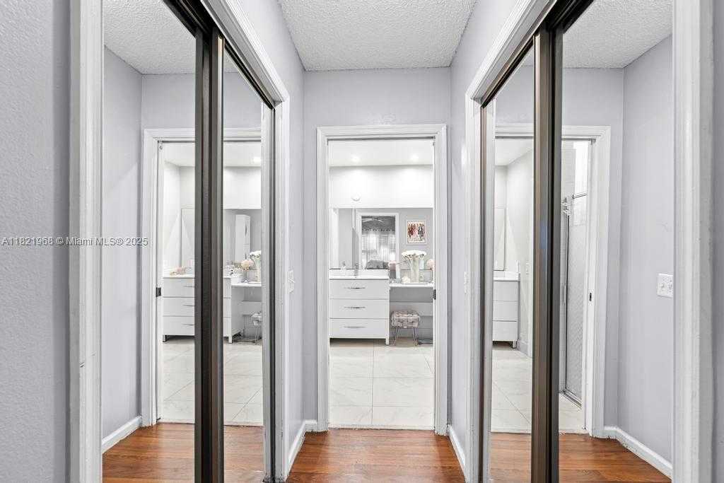Small Image of 6987 CHARLOTTE CT, Margate Number 32