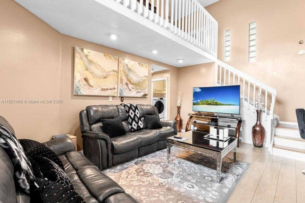 Small Image of 6987 CHARLOTTE CT, Margate Number 35