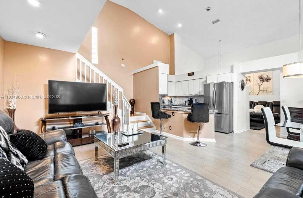 Small Image of 6987 CHARLOTTE CT, Margate Number 36