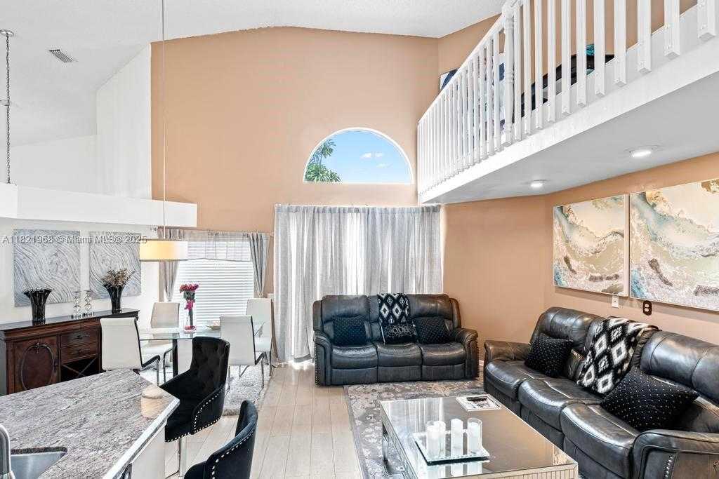 Small Image of 6987 CHARLOTTE CT, Margate Number 37