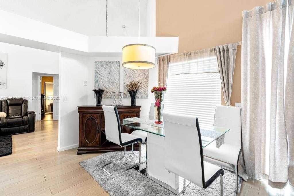 Small Image of 6987 CHARLOTTE CT, Margate Number 46