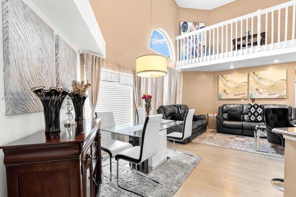 Small Image of 6987 CHARLOTTE CT, Margate Number 47