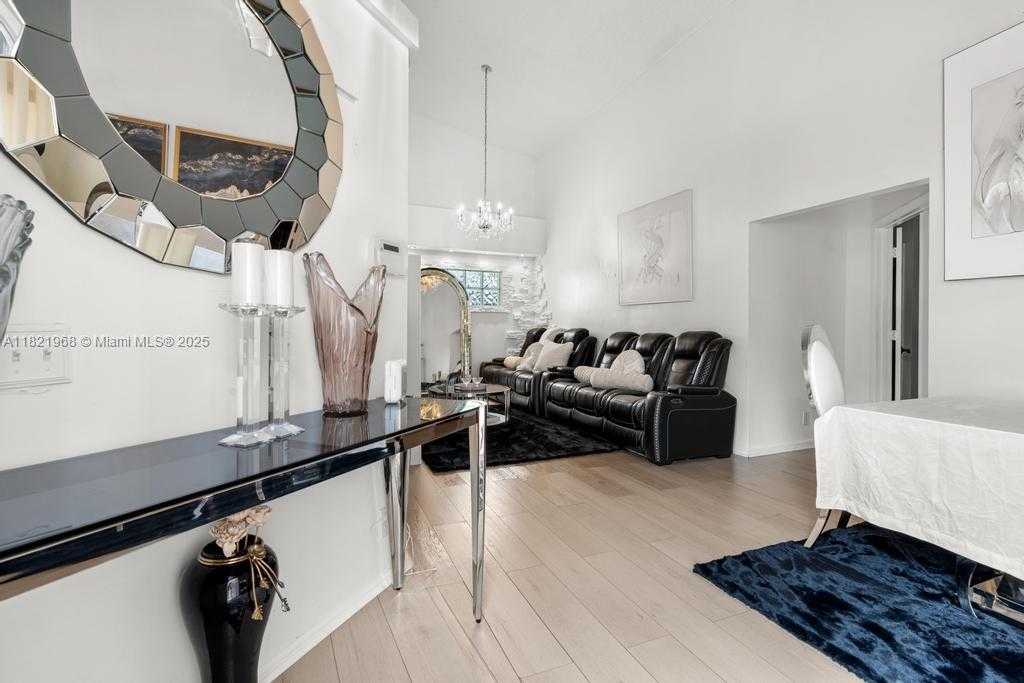 Small Image of 6987 CHARLOTTE CT, Margate Number 8