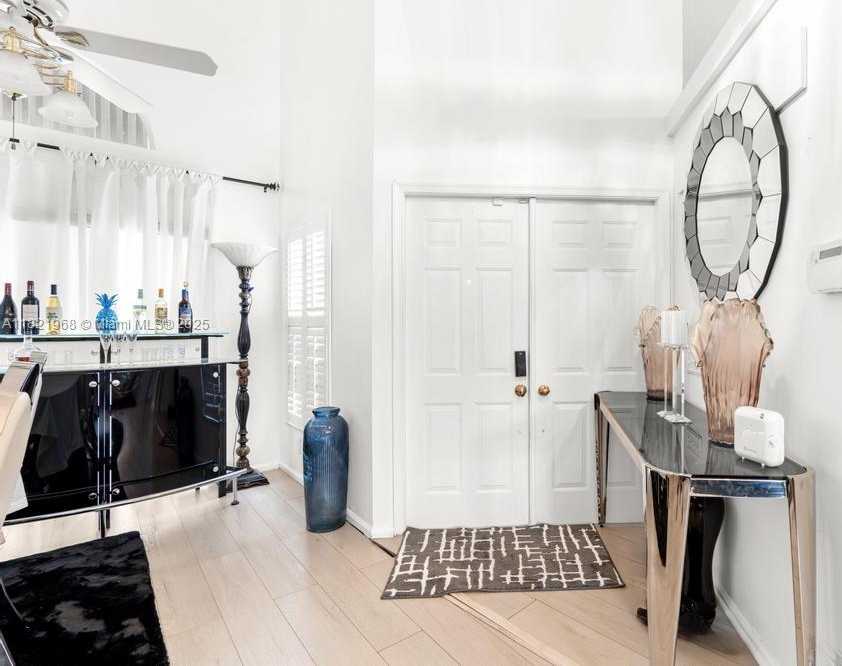 Small Image of 6987 CHARLOTTE CT, Margate Number 9