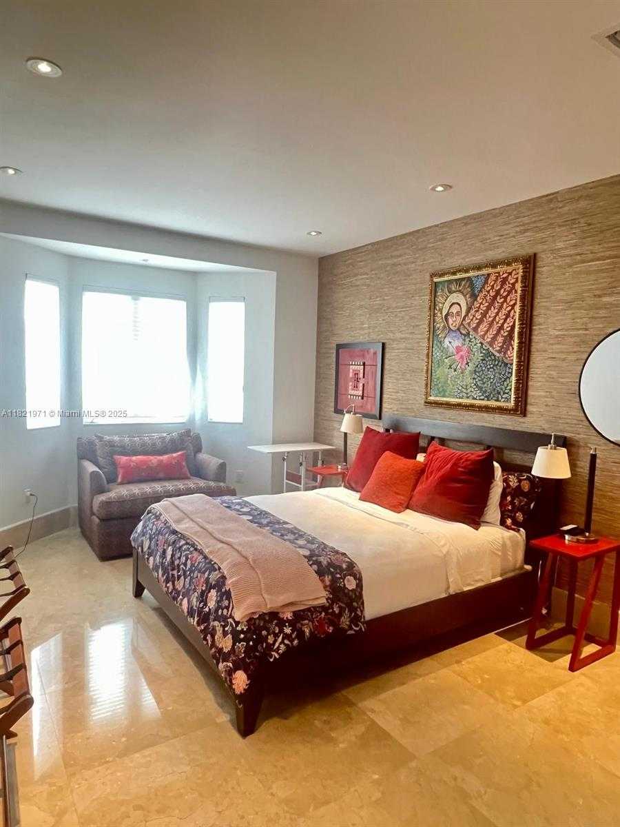 Small Image of 4 COCONUT LN, Key Biscayne Number 11