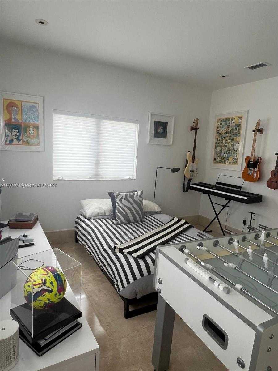 Small Image of 4 COCONUT LN, Key Biscayne Number 12