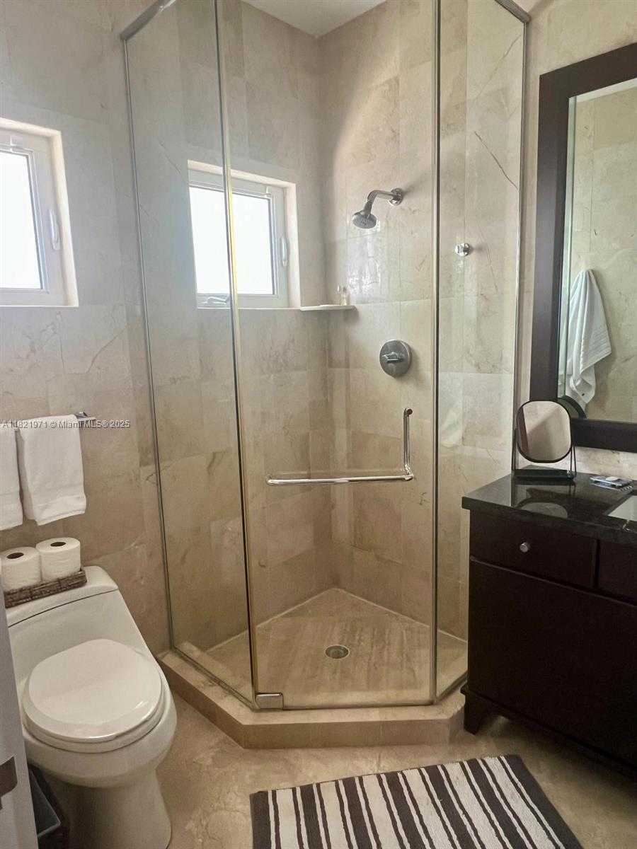 Small Image of 4 COCONUT LN, Key Biscayne Number 13