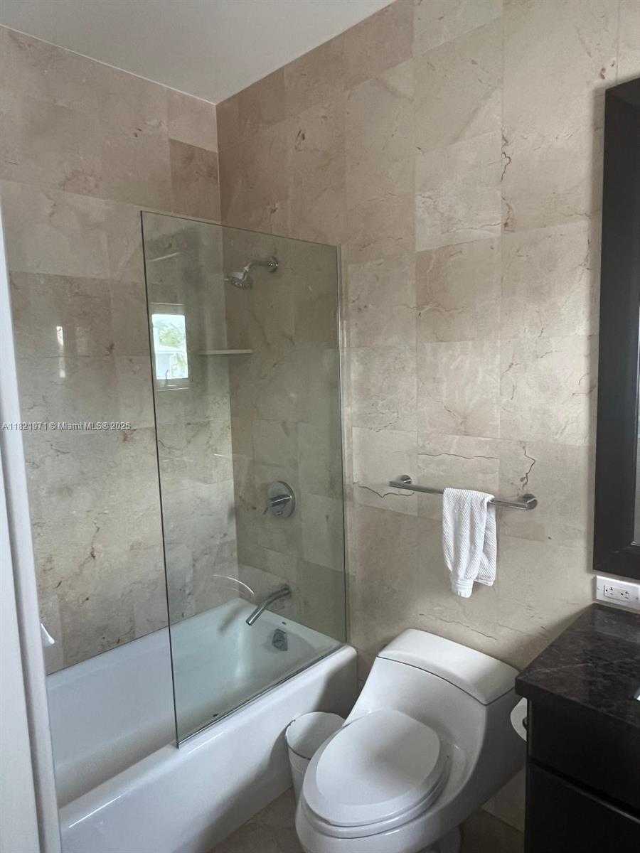 Small Image of 4 COCONUT LN, Key Biscayne Number 14