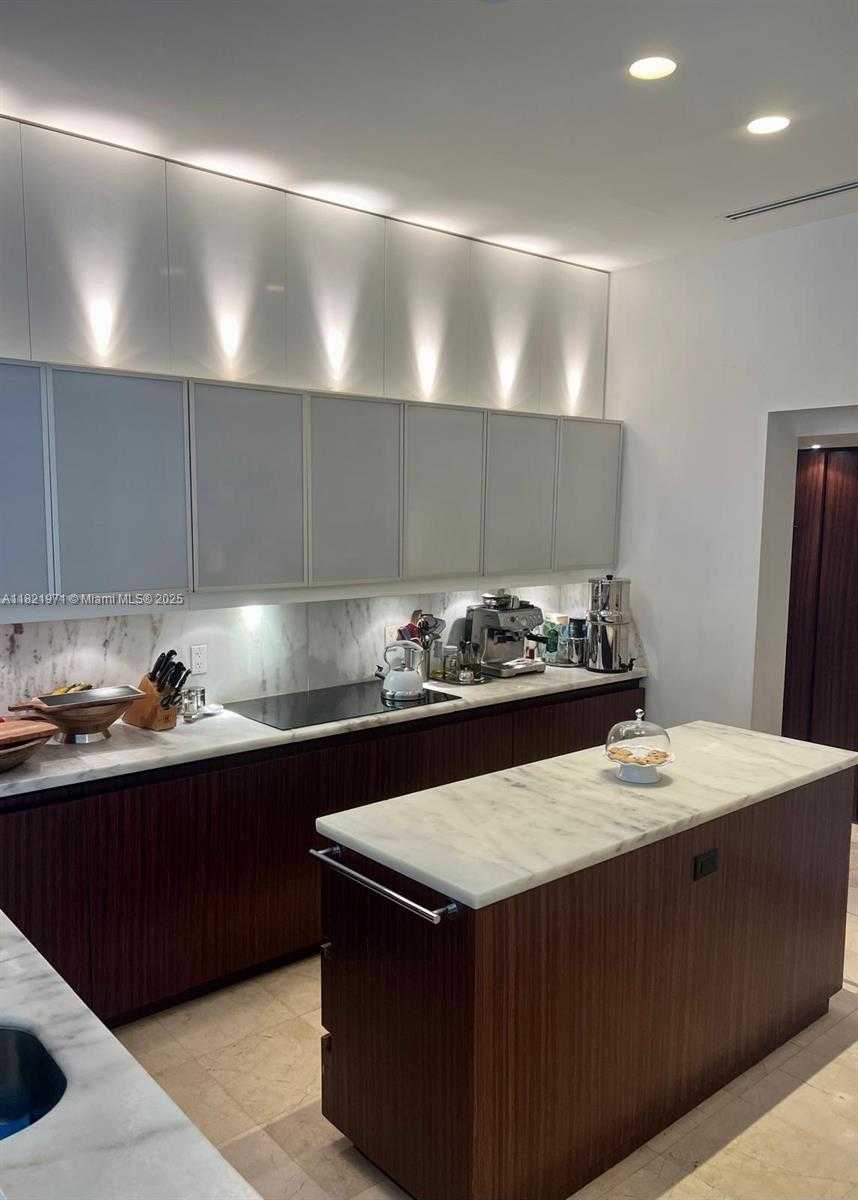 Small Image of 4 COCONUT LN, Key Biscayne Number 5
