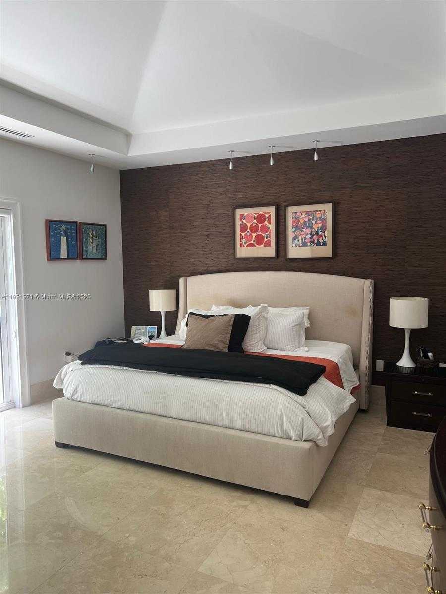 Small Image of 4 COCONUT LN, Key Biscayne Number 9