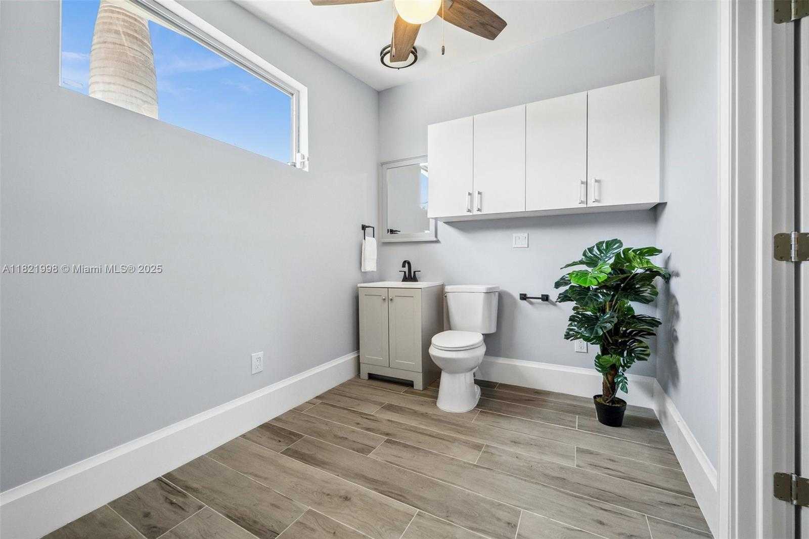 Small Image of 4837 TARPON AVE, Cape Coral Number 28