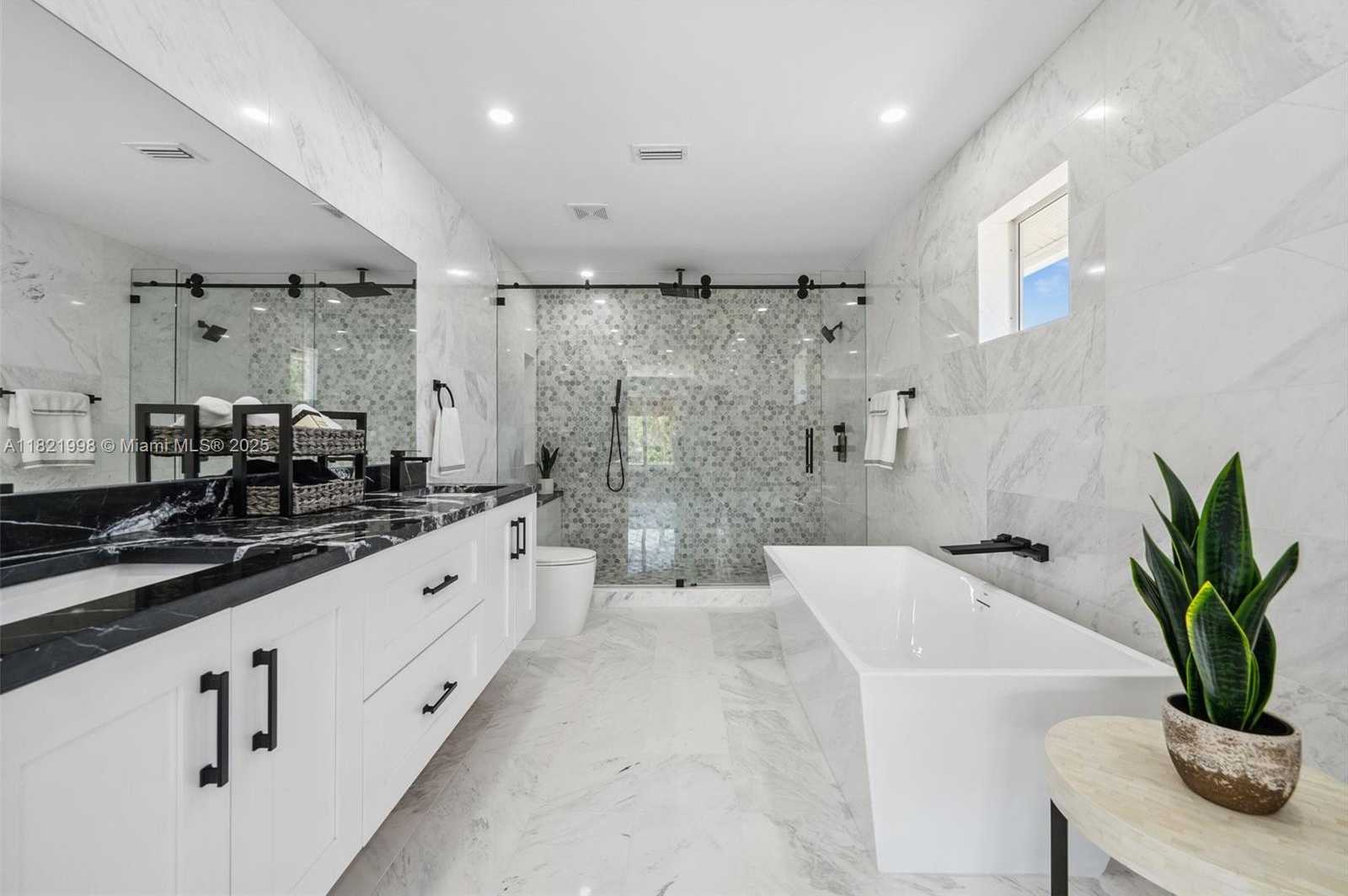 Small Image of 4837 TARPON AVE, Cape Coral Number 31