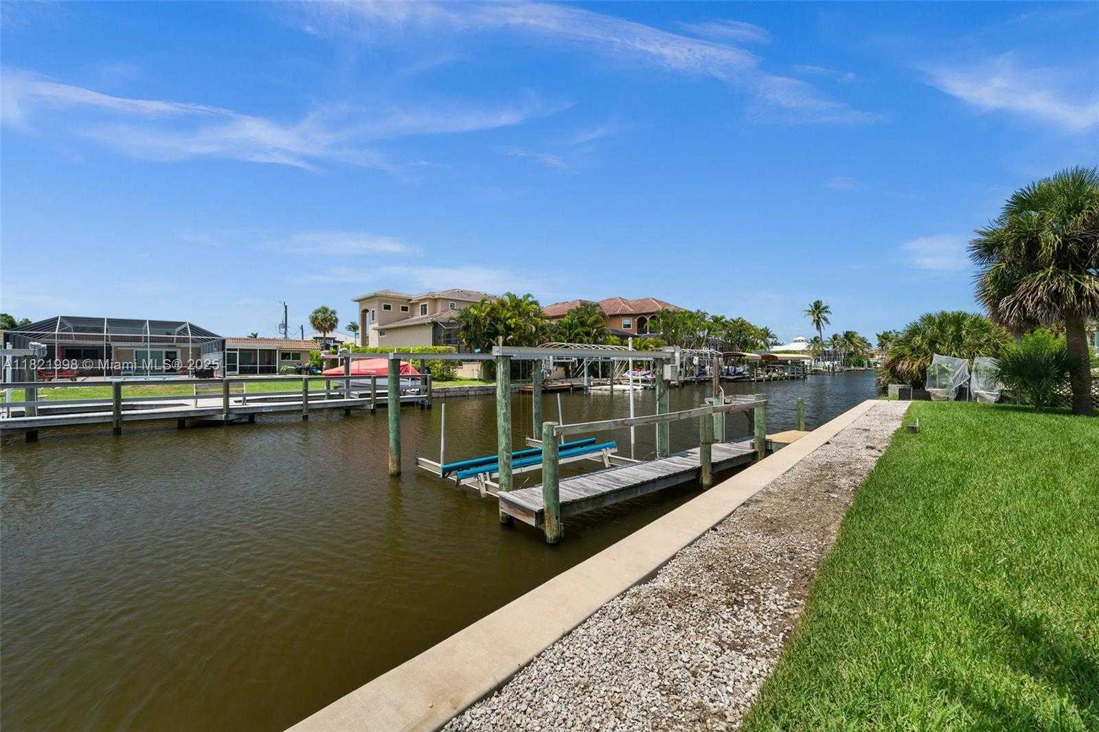 Small Image of 4837 TARPON AVE, Cape Coral Number 44