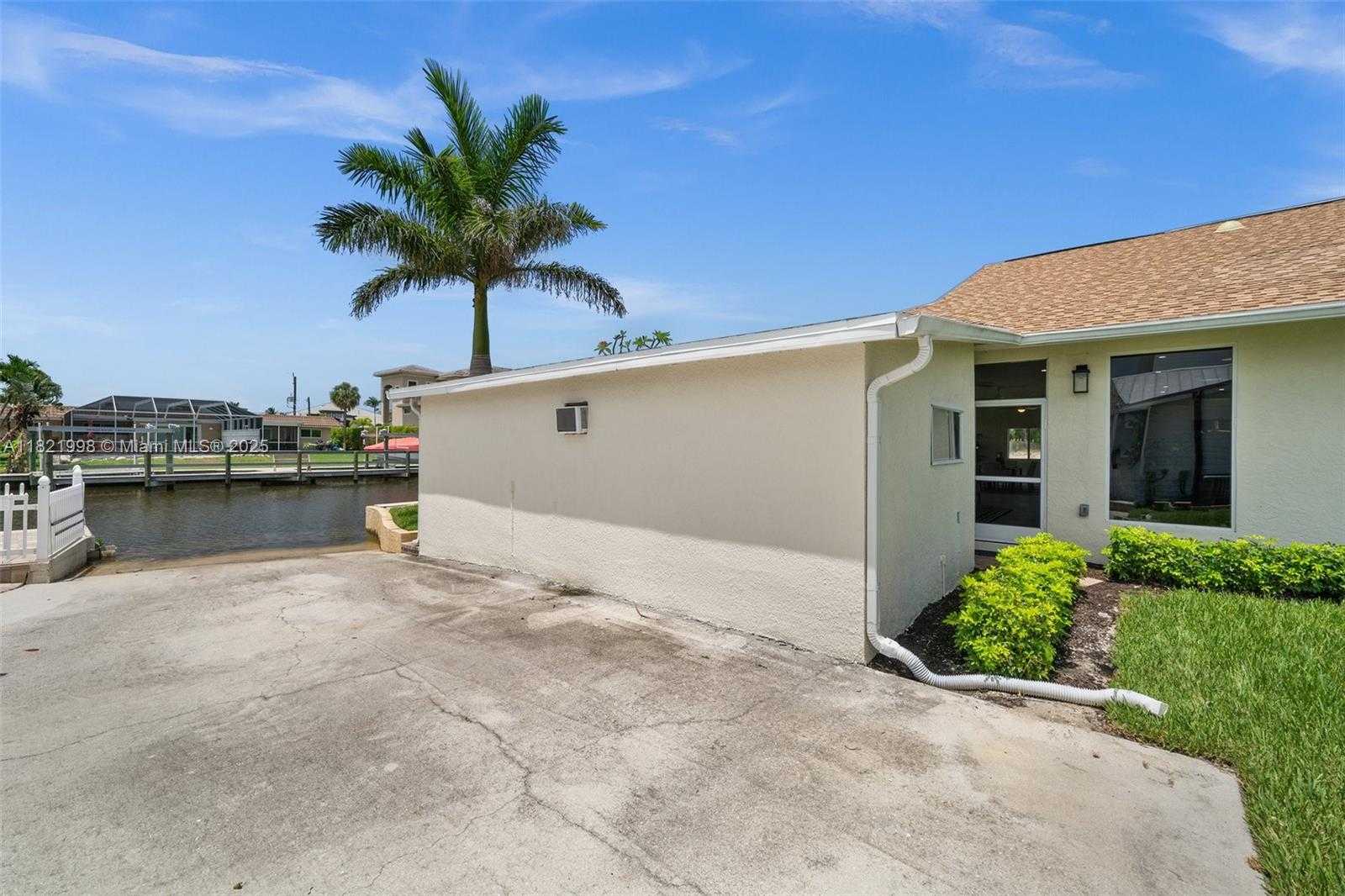 Small Image of 4837 TARPON AVE, Cape Coral Number 45