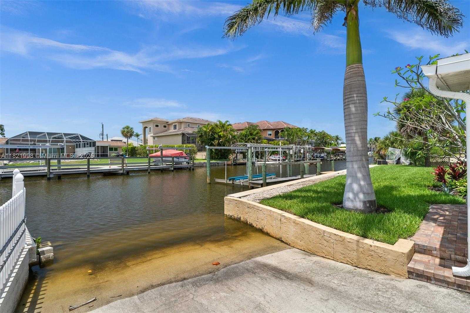 Small Image of 4837 TARPON AVE, Cape Coral Number 46