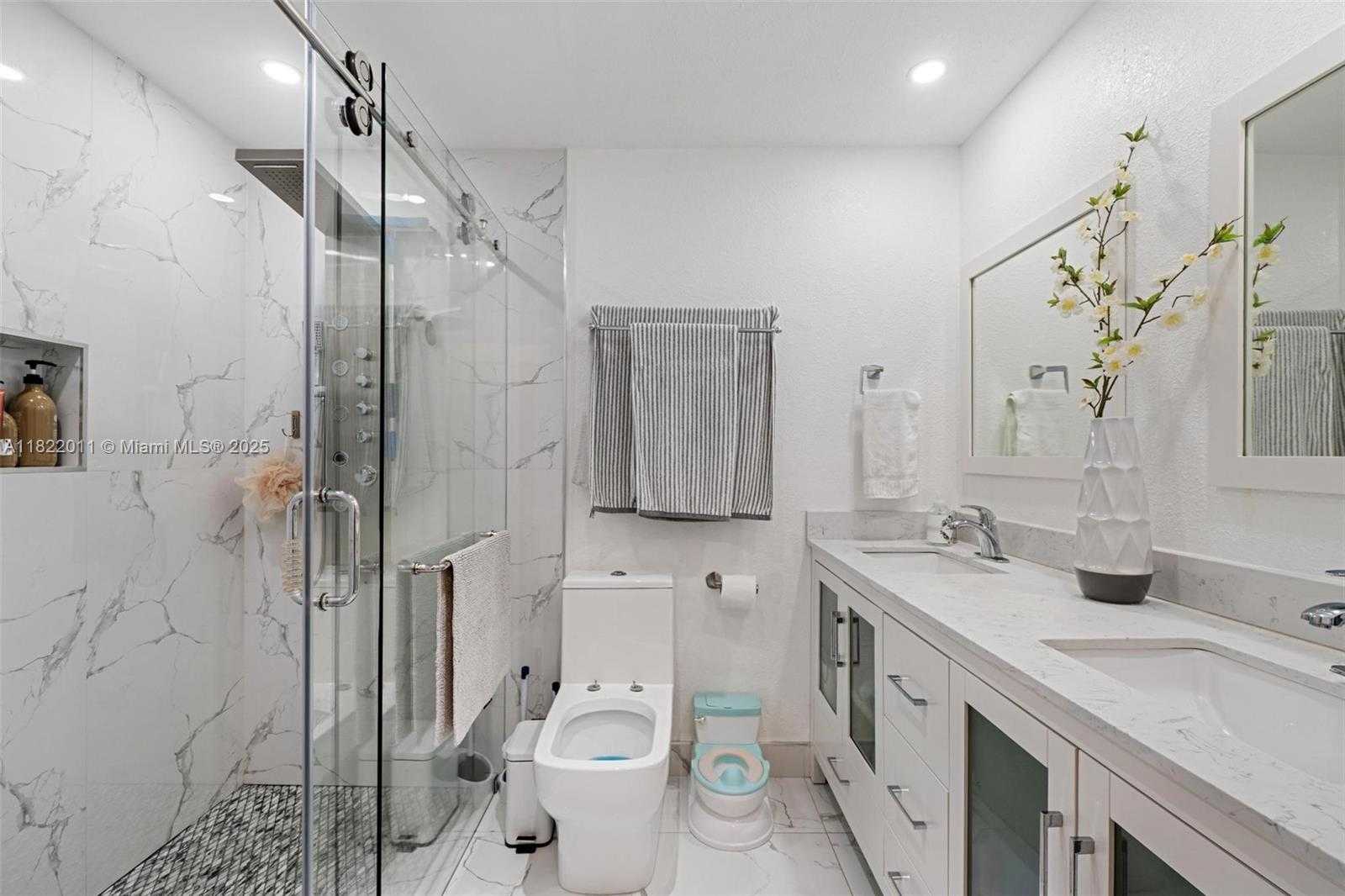 Small Image of 230 WEST 47TH ST, Hialeah Number 36