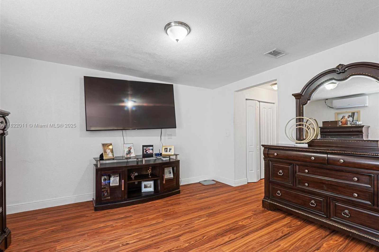 Small Image of 230 WEST 47TH ST, Hialeah Number 39