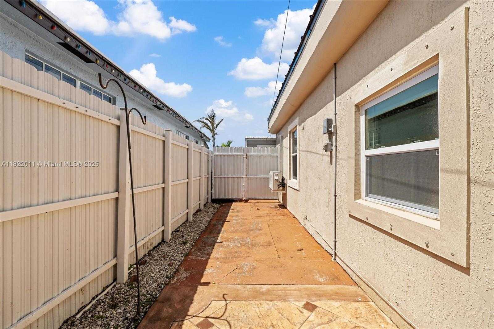 Small Image of 230 WEST 47TH ST, Hialeah Number 85