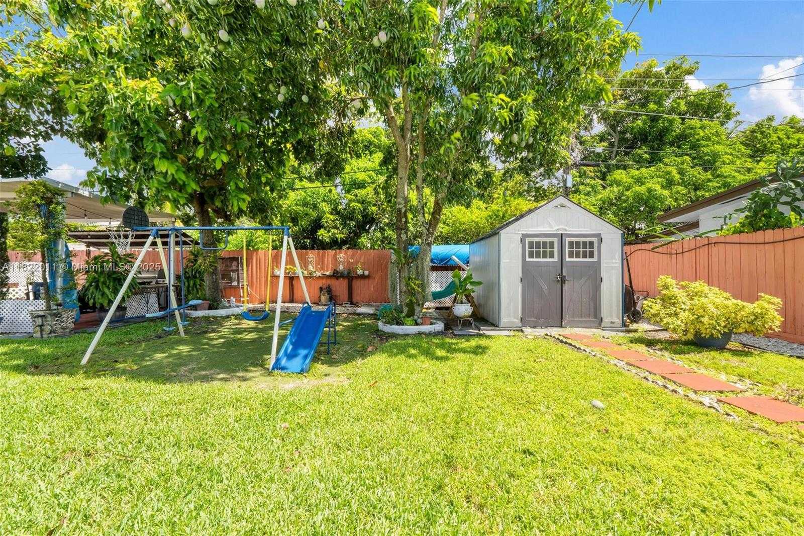 Small Image of 230 WEST 47TH ST, Hialeah Number 90