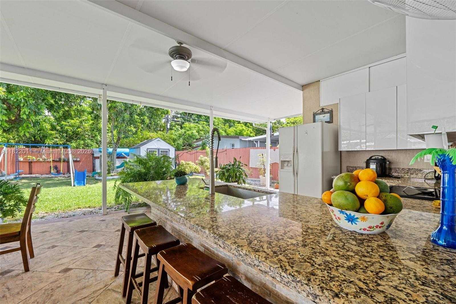 Small Image of 230 WEST 47TH ST, Hialeah Number 92