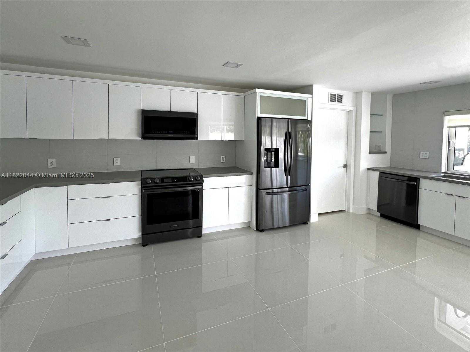 Small Image of 1321 GARFIELD ST, Hollywood Number 12