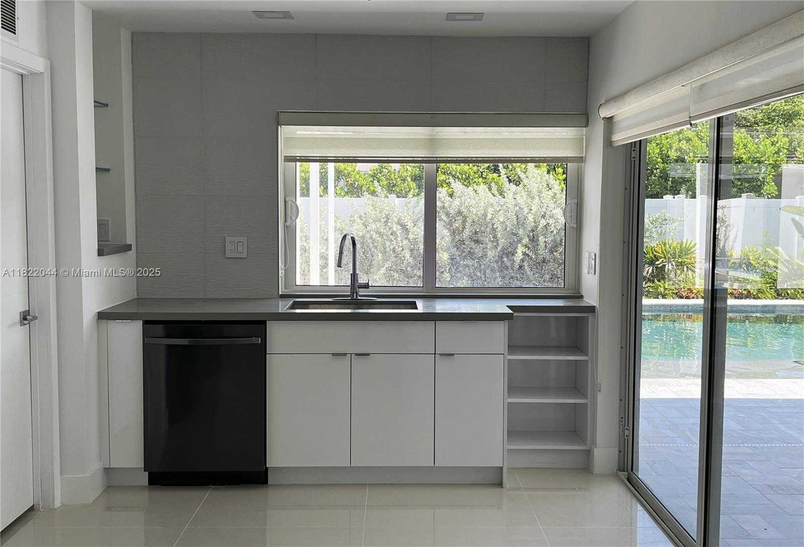 Small Image of 1321 GARFIELD ST, Hollywood Number 13