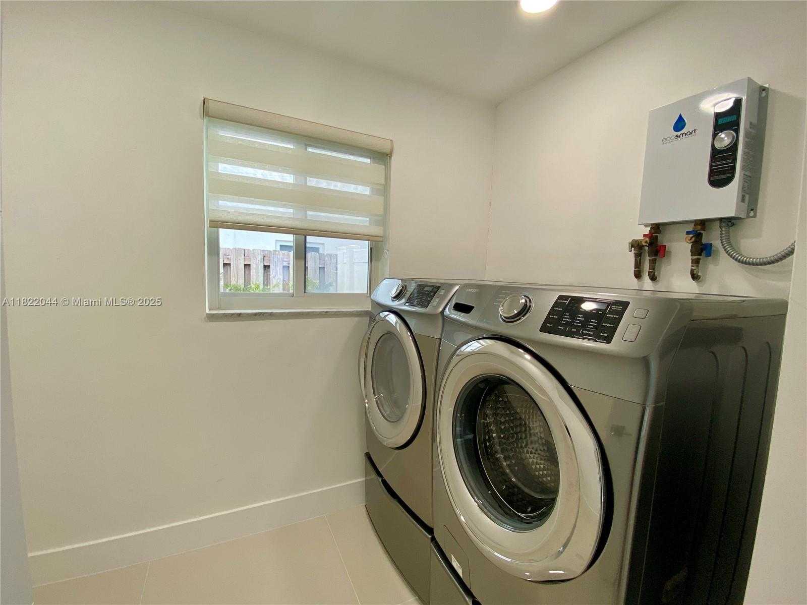 Small Image of 1321 GARFIELD ST, Hollywood Number 14