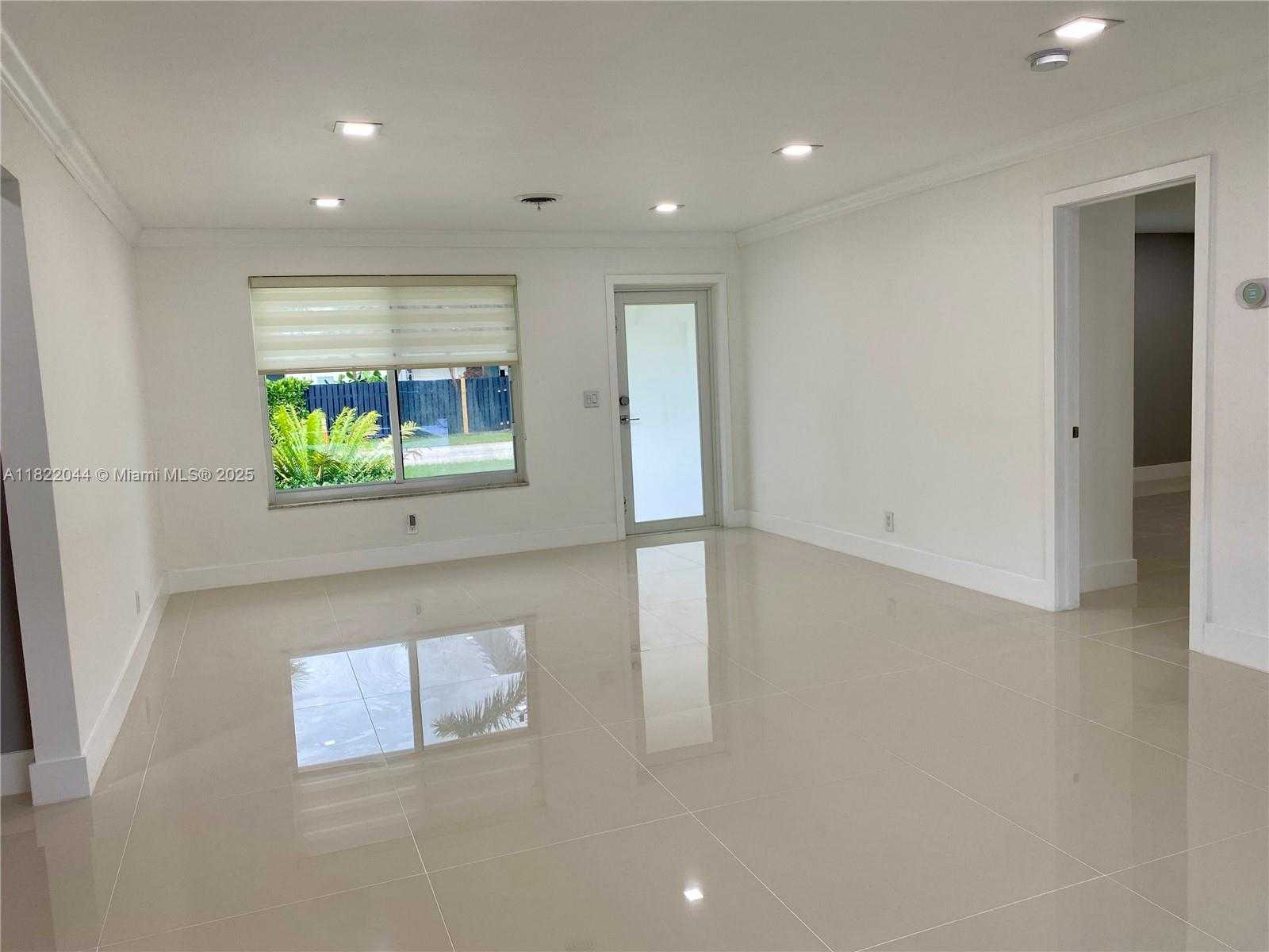 Small Image of 1321 GARFIELD ST, Hollywood Number 27